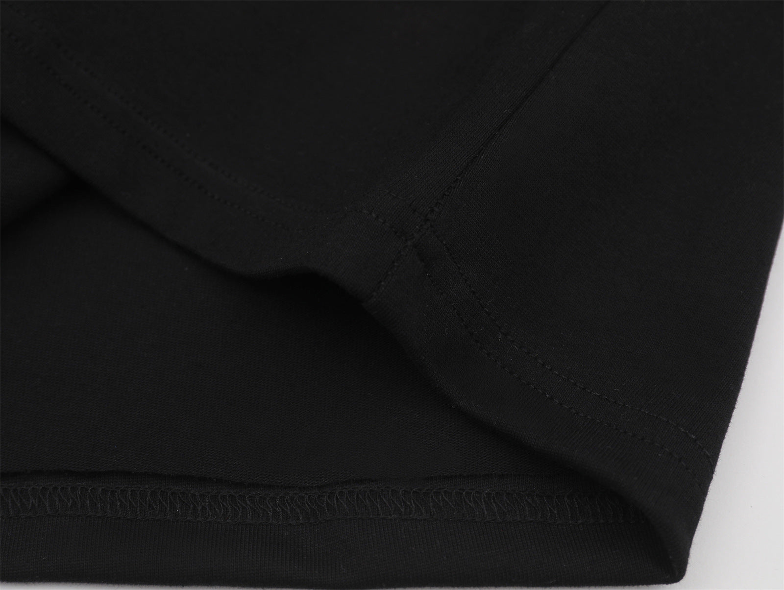 " SAMPYE " Black & White Convertible Tee